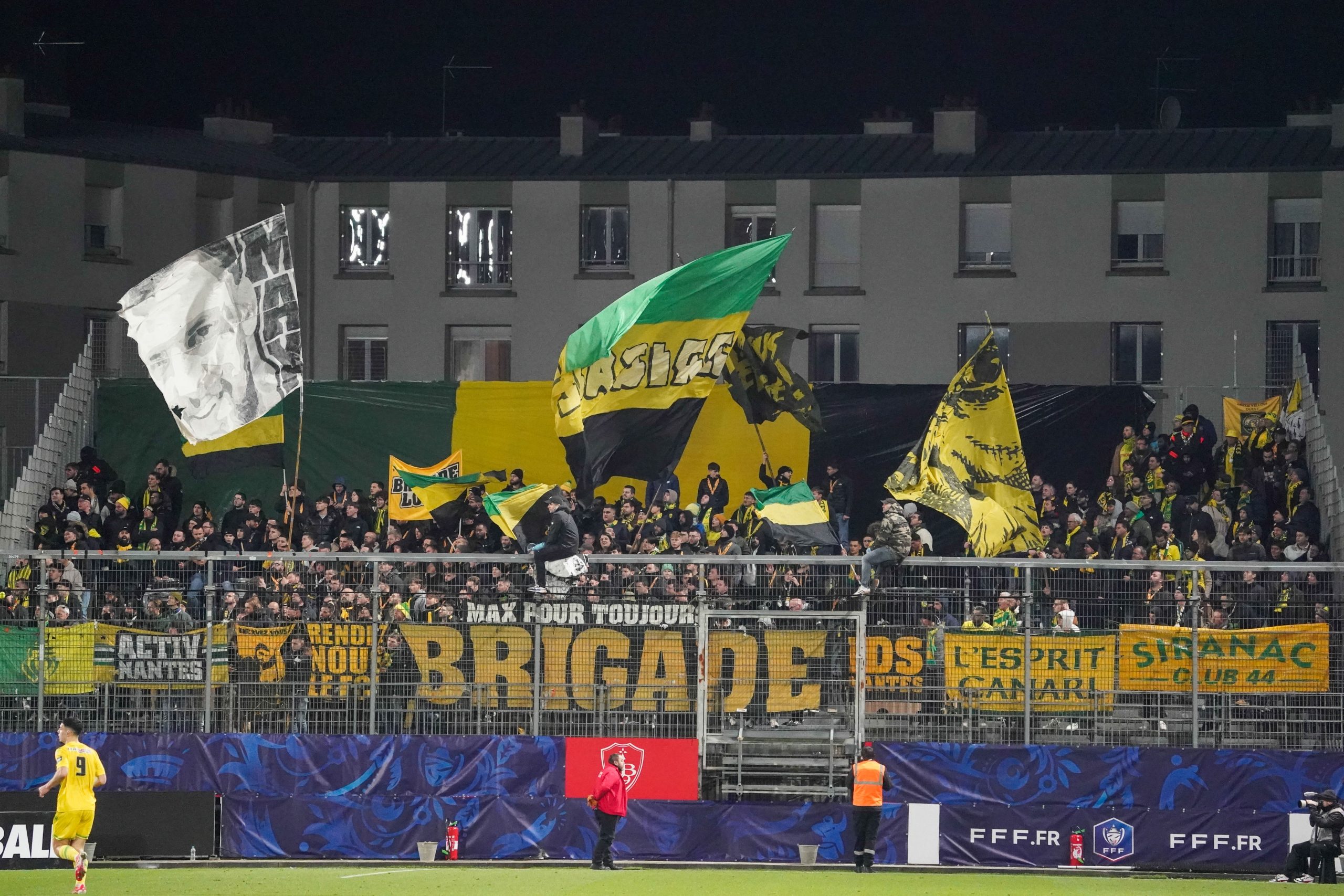 Les supporters du FC Nantes au stade Francis le Blé.