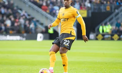 OM Mercato : Benatia fonce sur un ancien joueur du FC Barcelone