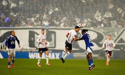 Duel aérien lors de Strasbourg-LOSC.