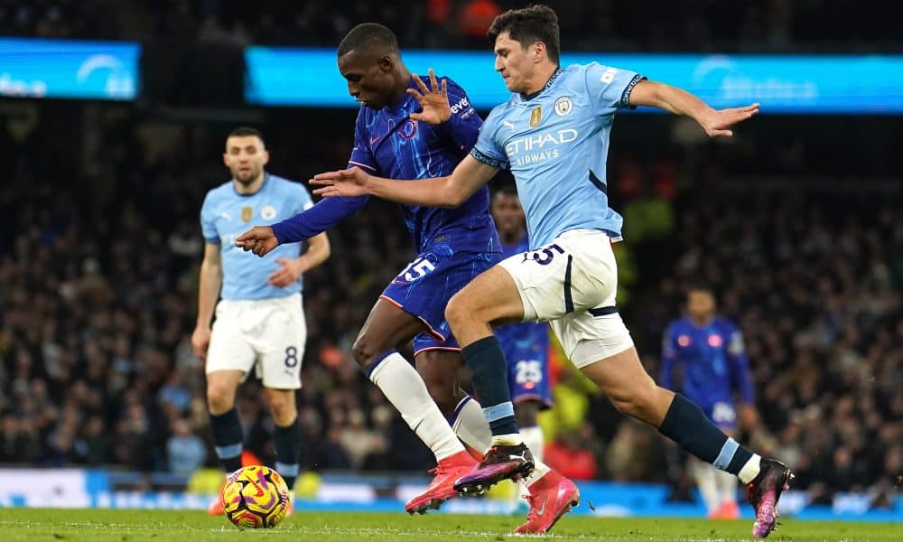 Abdukodir Khusanov lors de ses débuts avec Manchester City, contre Chelsea.