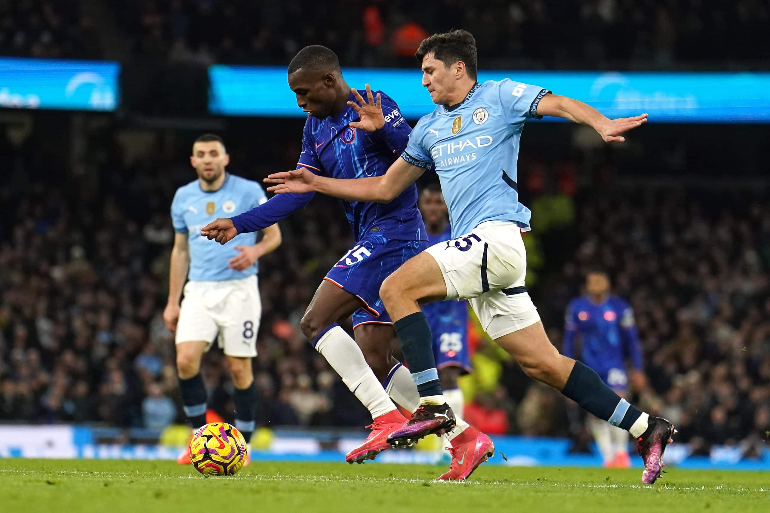 Abdukodir Khusanov lors de ses débuts avec Manchester City, contre Chelsea.