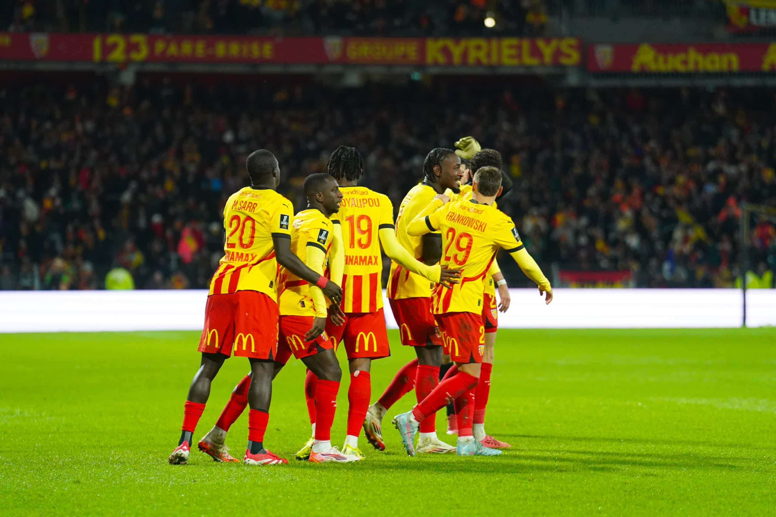 La joie des joueurs du RC Lens lors de la victoire contre Angers (1-0).