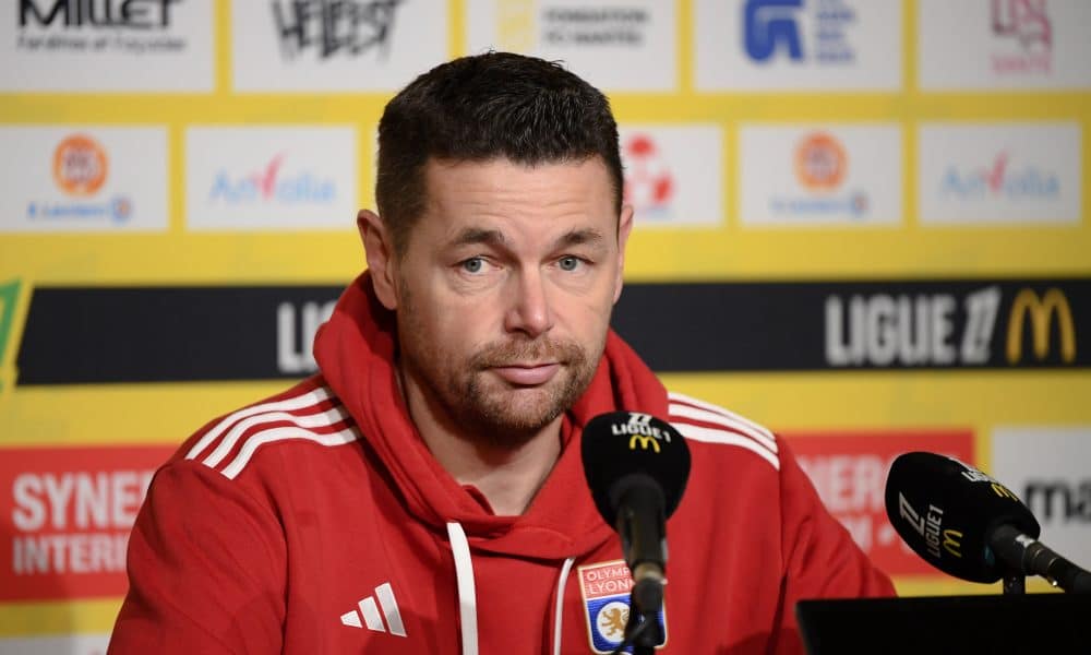 L'ancien entraîneur de l'OL Pierre Sage est dans le viseur du FC Nantes.
