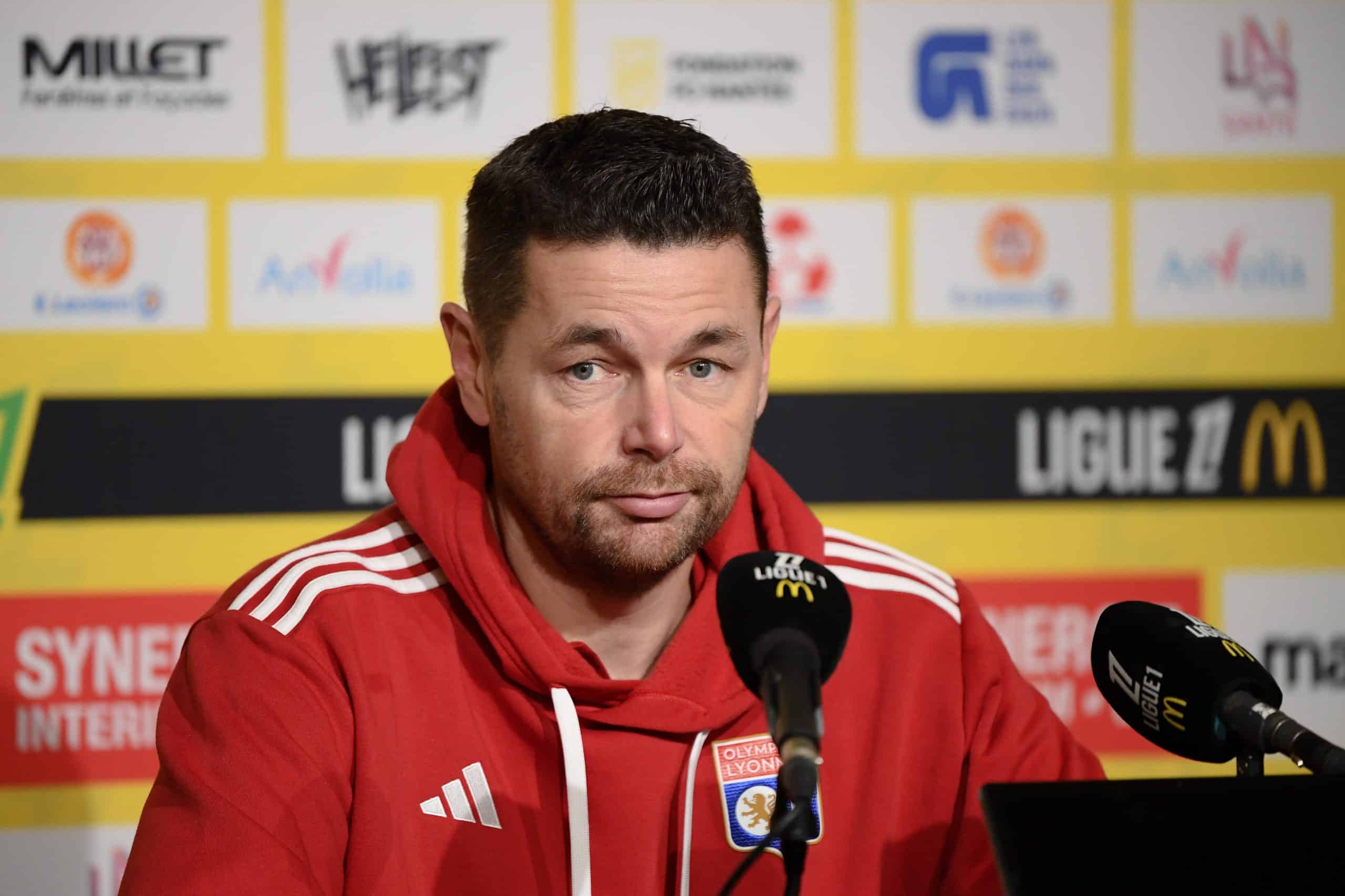 L'ancien entraîneur de l'OL Pierre Sage est dans le viseur du FC Nantes.