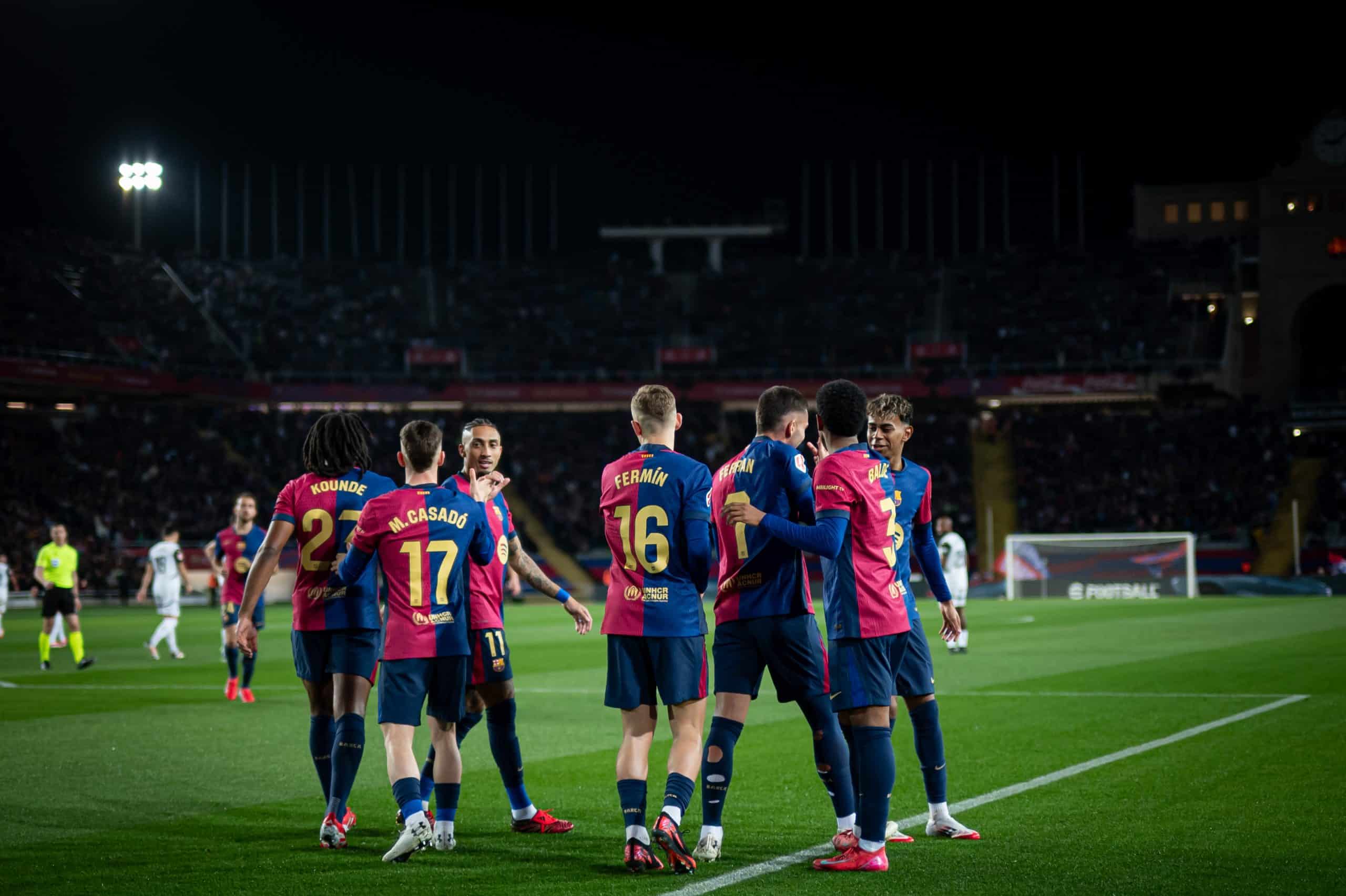 Le FC Barcelone en promenade face à Valence.