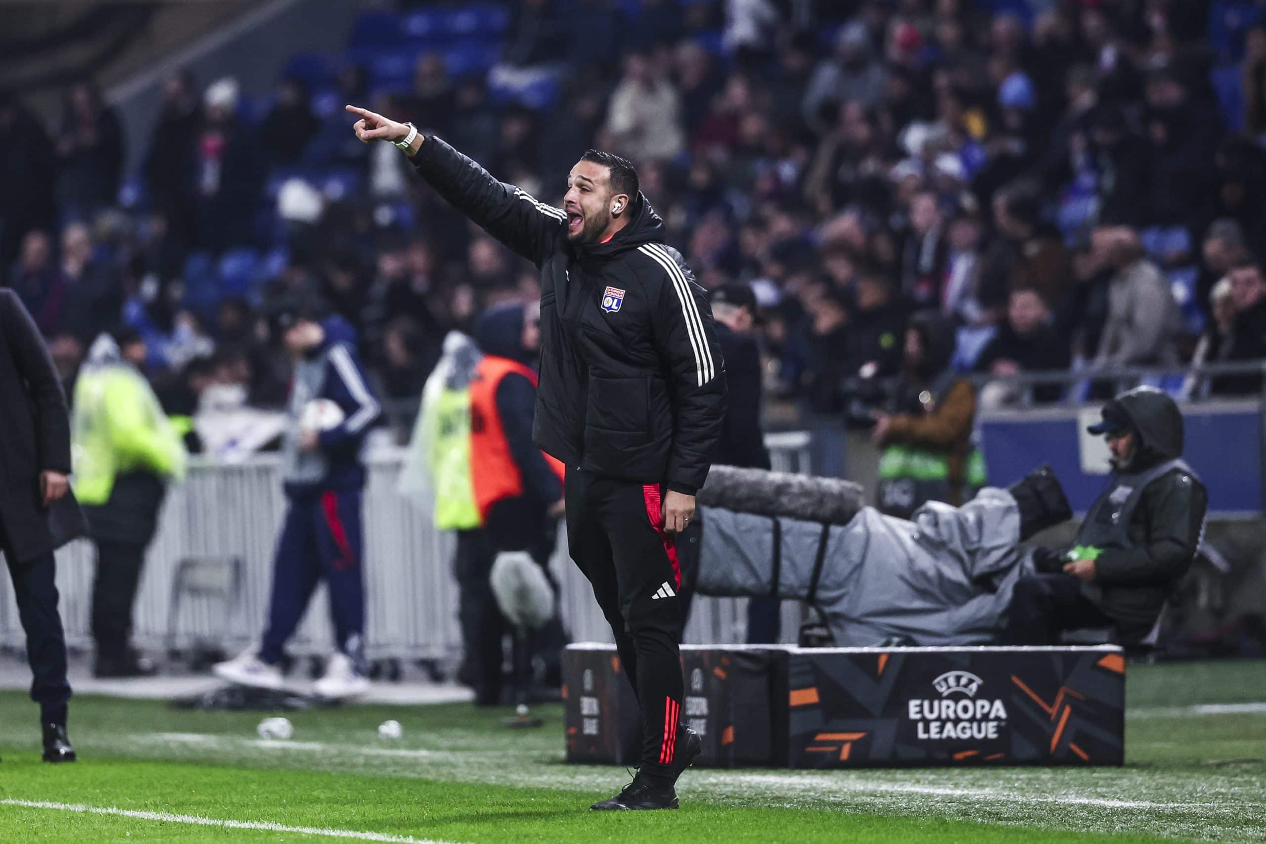 L'entraîneur-adjoint de l'OL, Jorge Maciel.