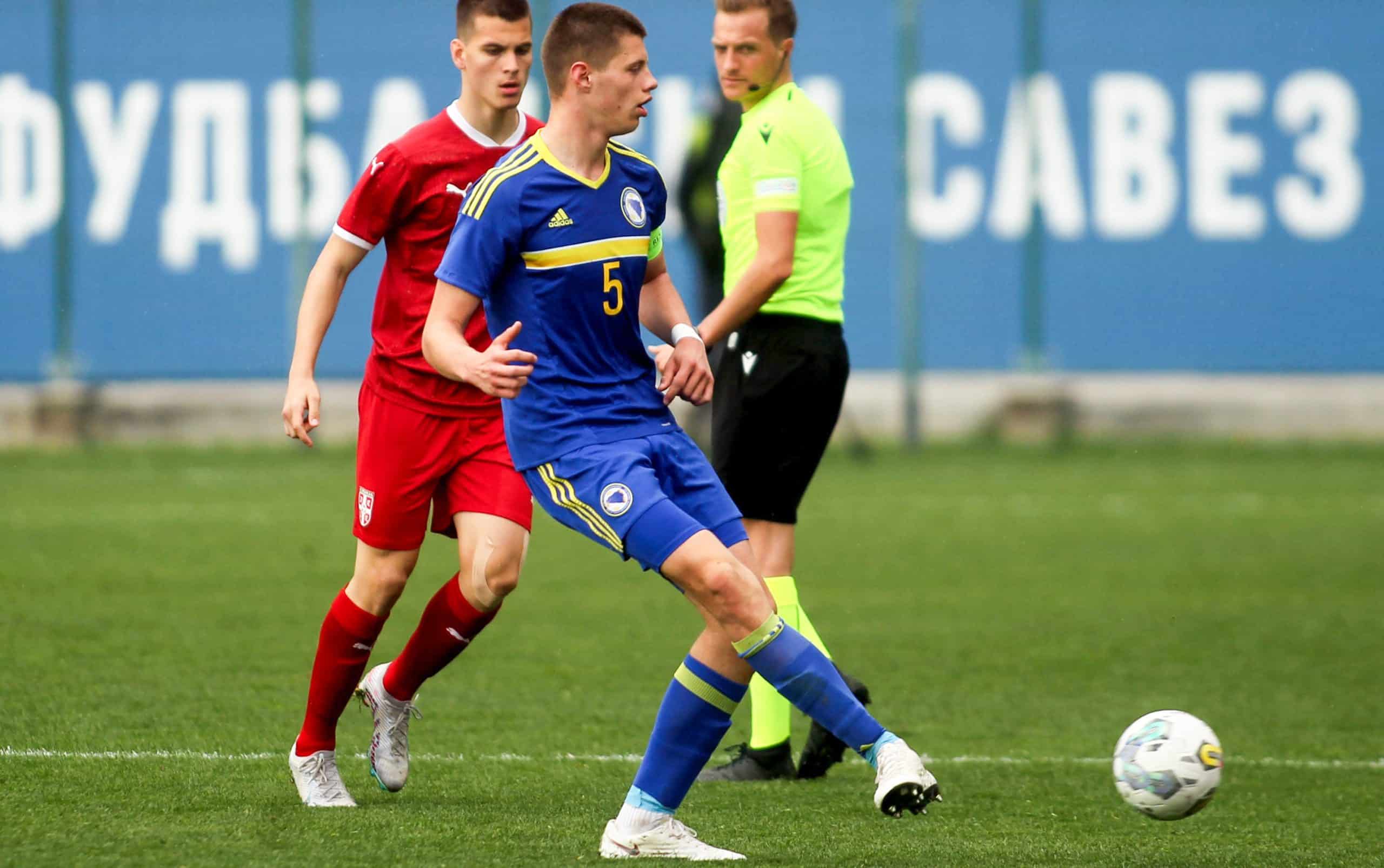 Nidal Celik avec la sélection U17 bosnienne