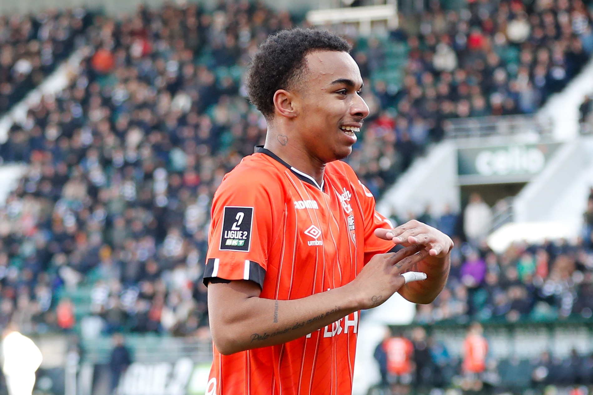 L'attaquant de Lorient Eli Kroupi Junior.