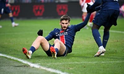 Khvicha Kvaratshkelia connait des débuts compliqués avec le PSG.