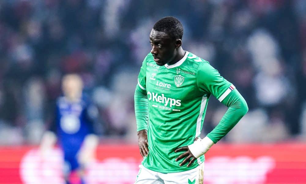 Dennis Appiah lors du match perdu par l'ASSE à Lille.