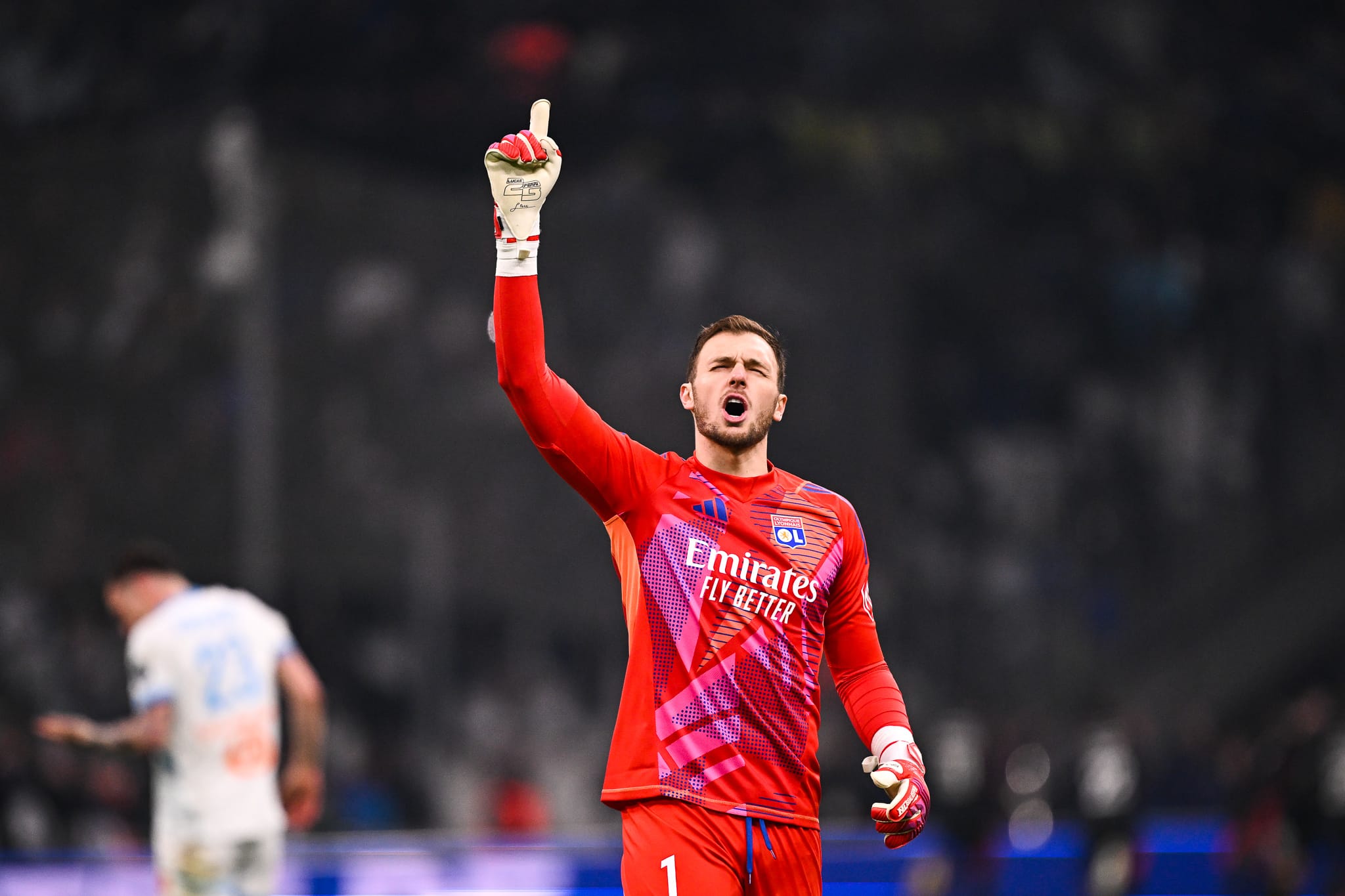 Lucas Perri, le gardien de l'OL, a déjà beaucoup pris en valeur.