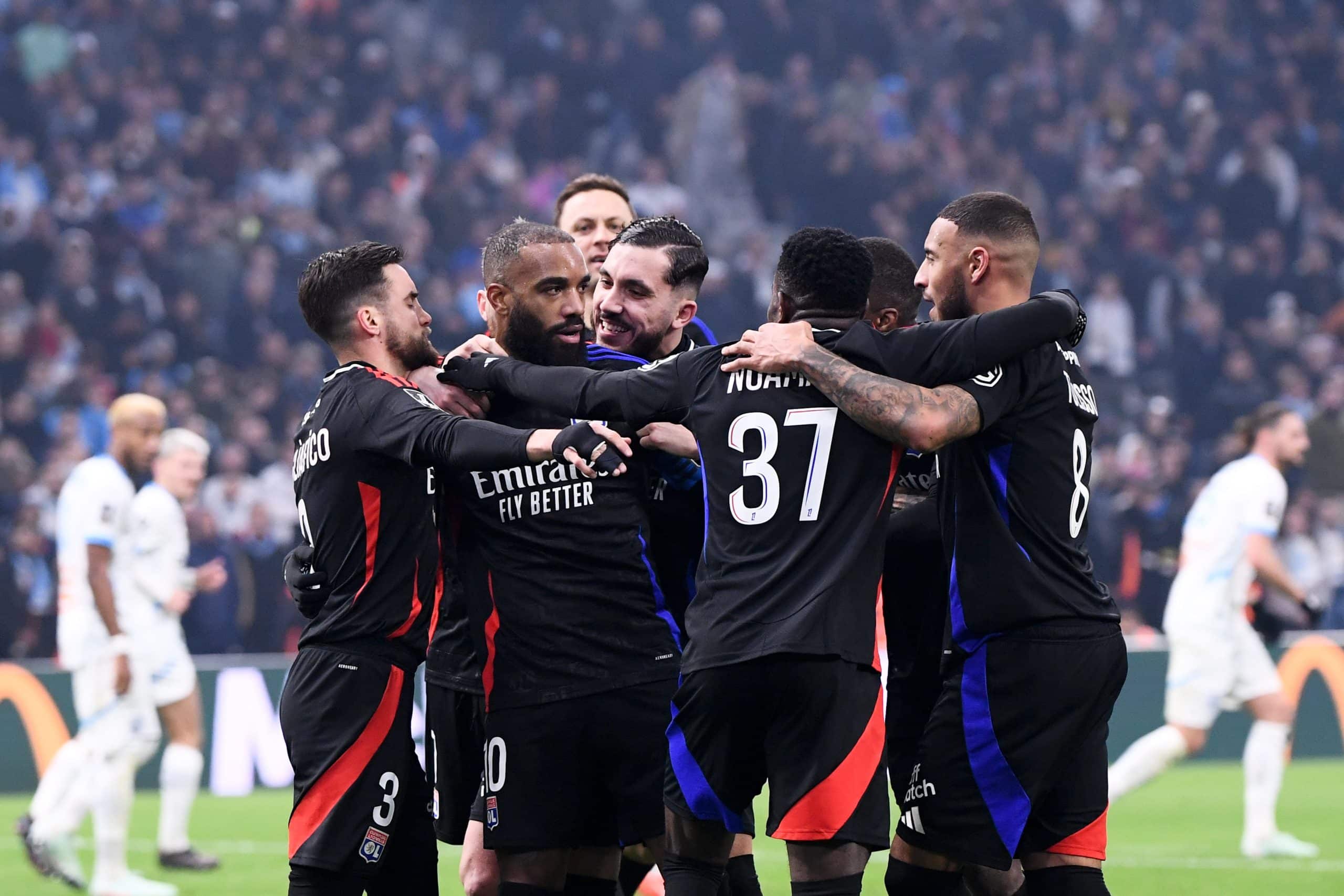 La joie de courte durée des joueurs de l'OL face à Marseille.