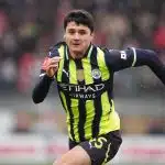 RC Lens : Khusanov a reçu un très beau cadeau de la part des supporters de Manchester City