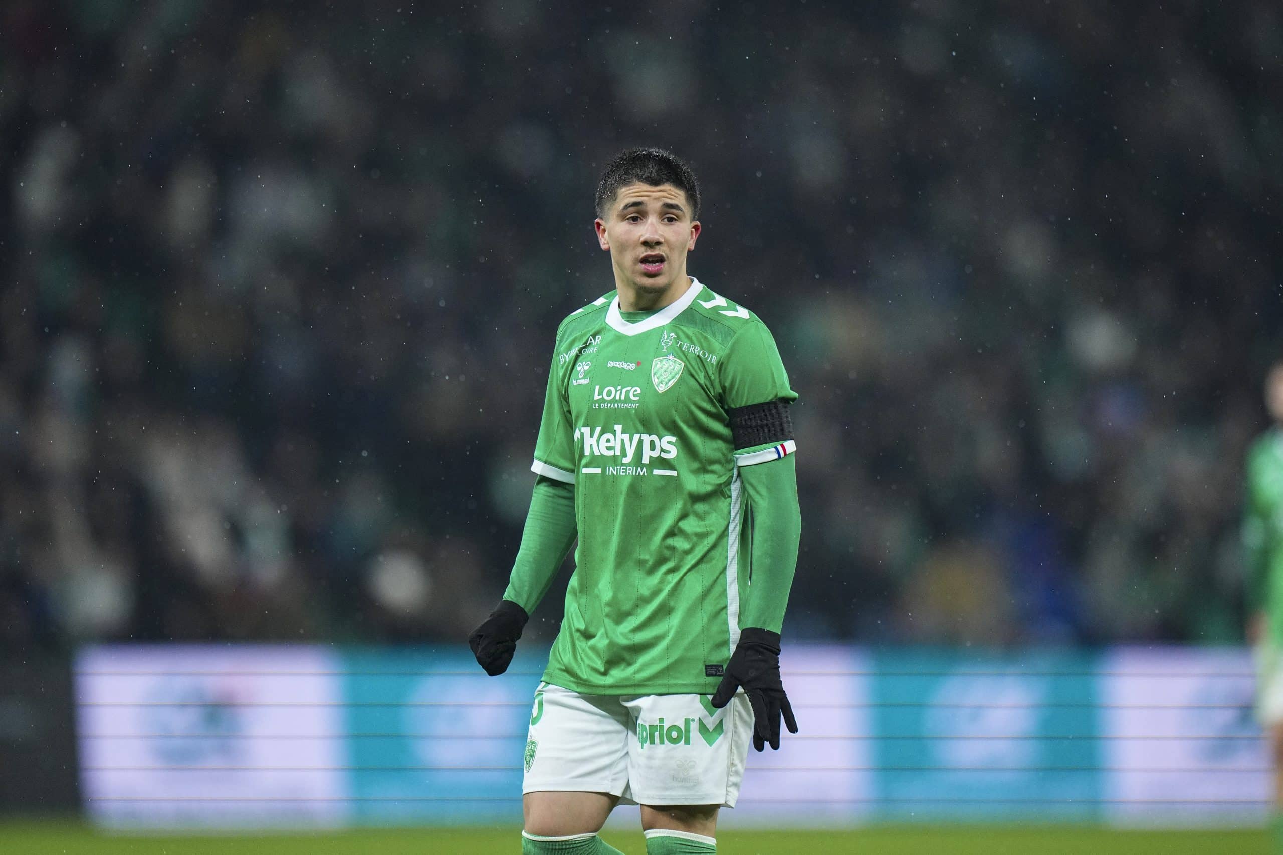 Le milieu de terrain des Verts, Benjamin Bouchouari.