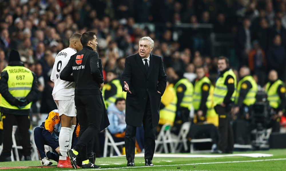 L'entraîneur du Real Madrid, Carlo Ancelotti, pendant le derby.