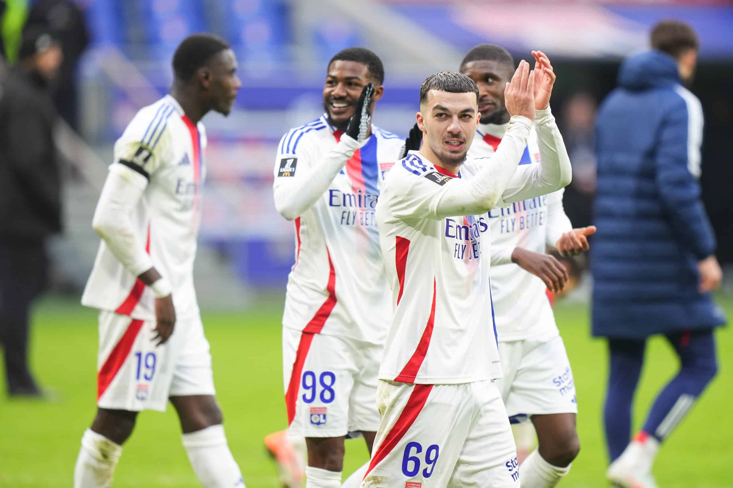 La joie des joueurs de l'OL après la victoire sur Reims.