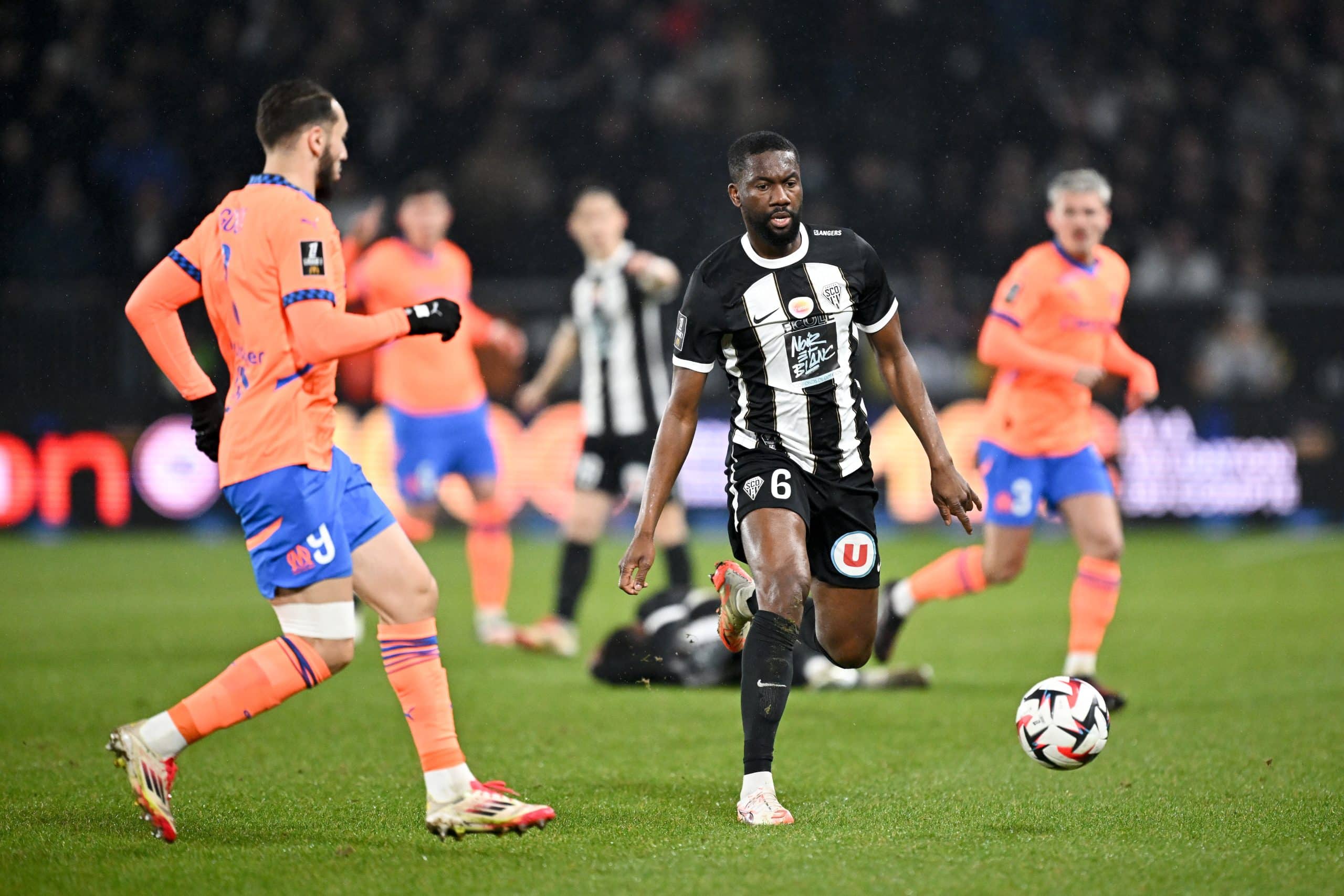 Le milieu du SCO Jean-Eudes Aholou, lors du match contre l'OM (0-2).