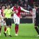 Denis Zakaria (AS Monaco) peste auprès de l'arbitre.