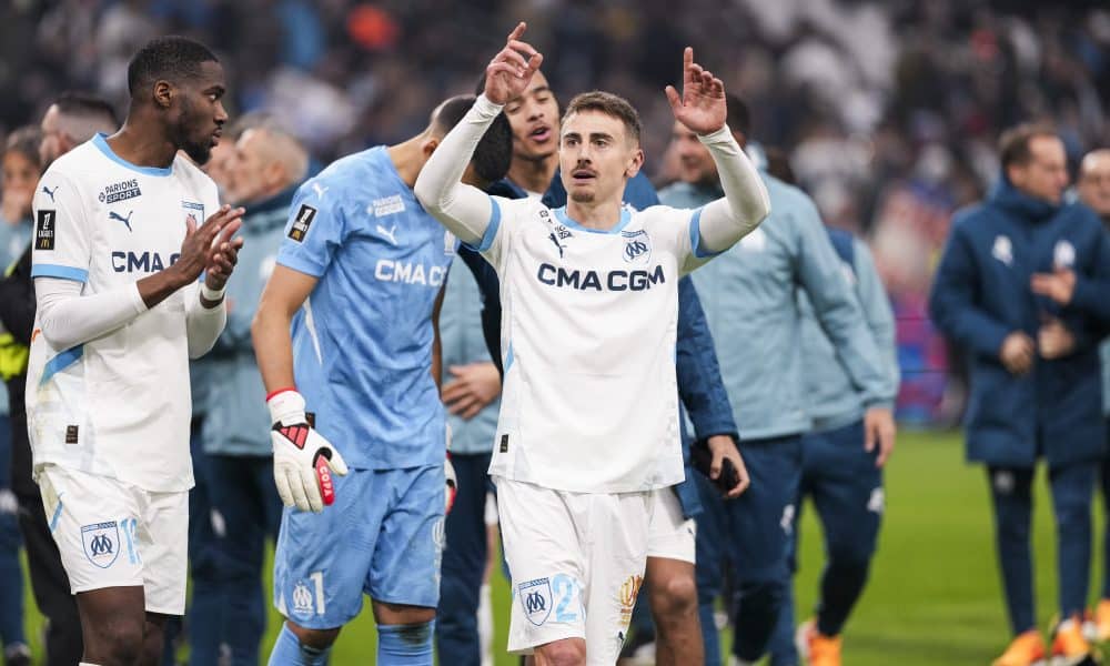 Le milieu de l'OM Valentin Rongier au milieu de ses coéquipiers.