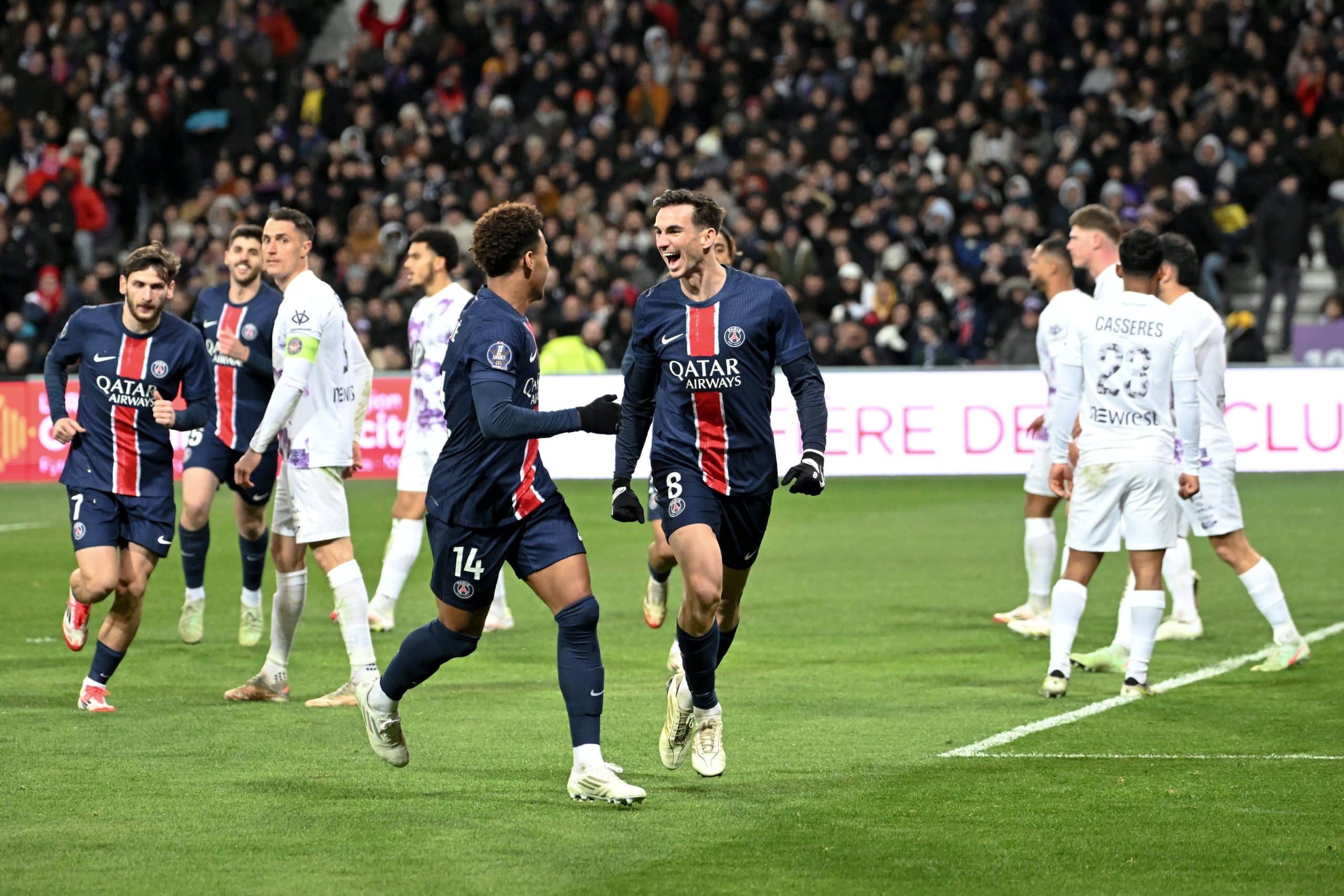 La joie du milieu du PSG Fabian Ruiz après son but à Toulouse.