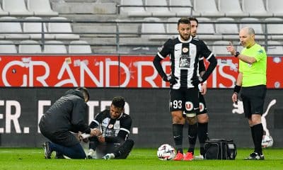 L'ailier du SCO Jim Allevinah a été blessé lors du match à Reims.