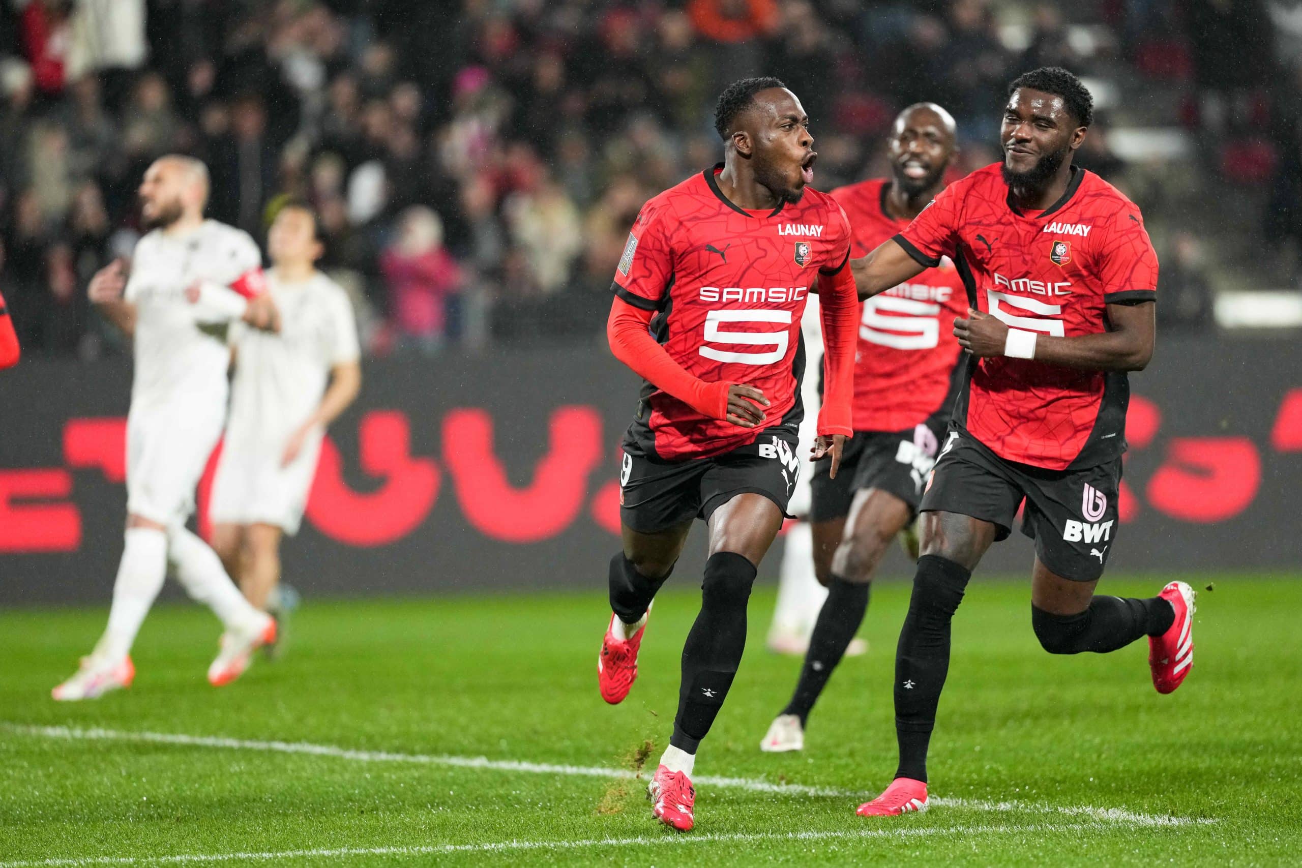 Le Stade Rennais domine péniblement Reims ce vendredi.