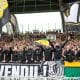 La joie de la Brigade Loire après la victoire du FC Nantes sur le RC Lens.