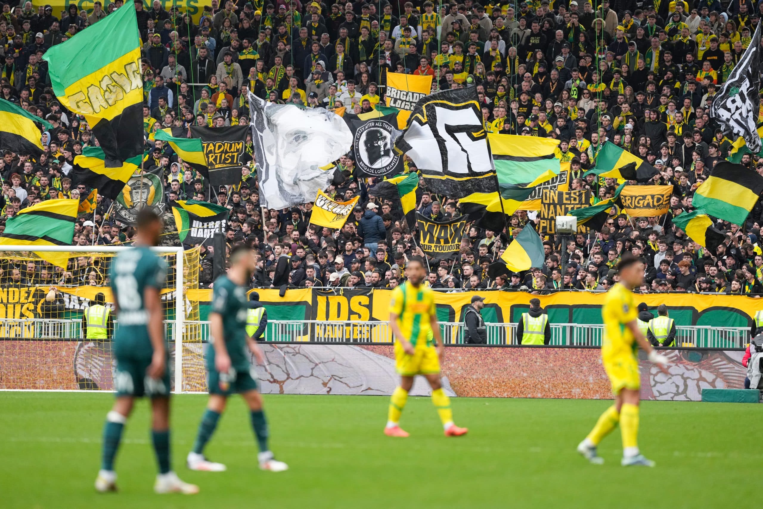 Les ultras du FC Nantes, lors du match face au RC Lens.