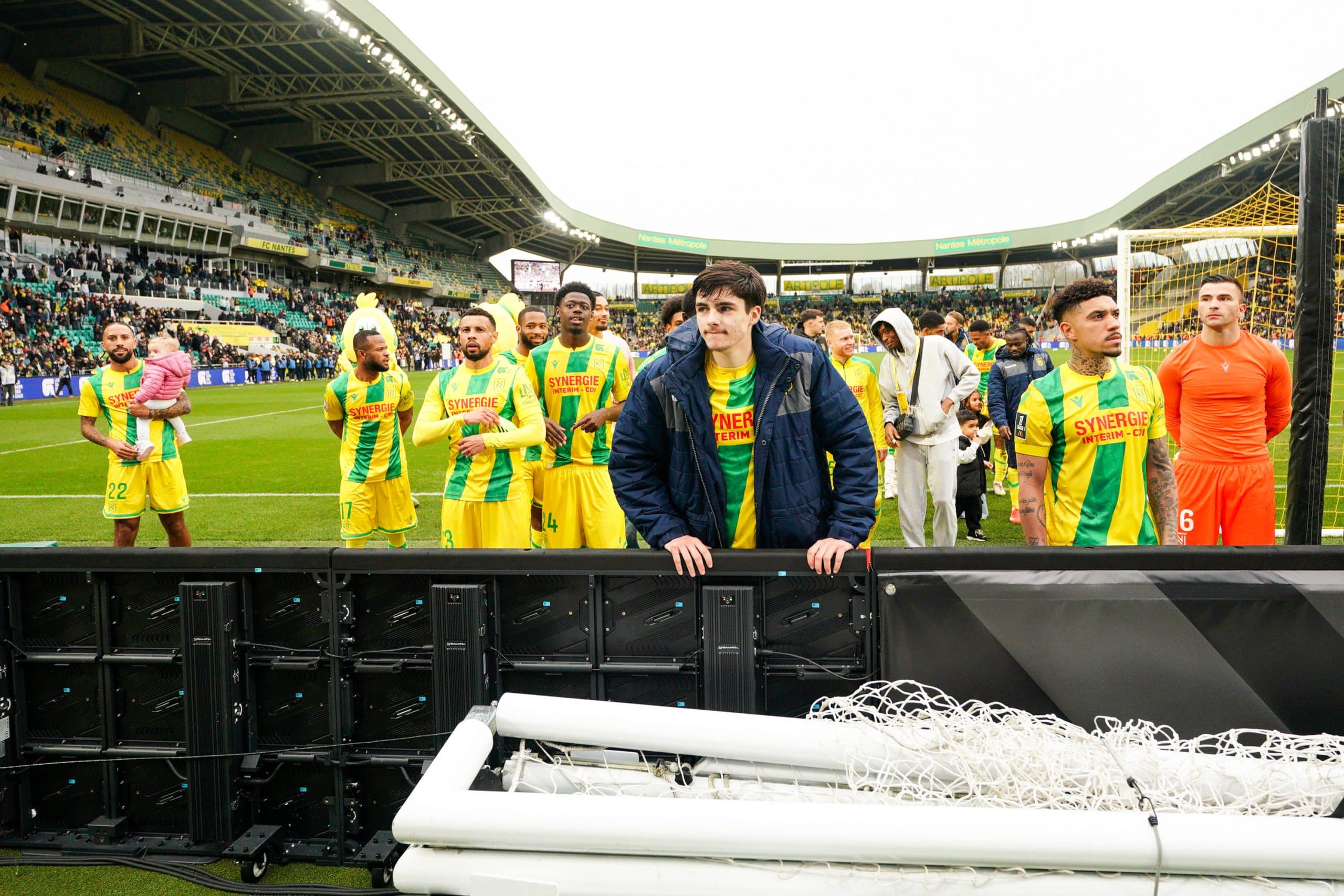 Louis Leroux célèbre le succès du FC Nantes contre Lens.