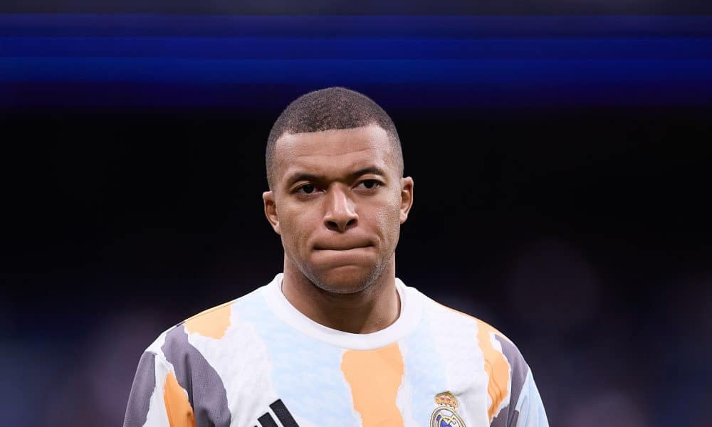 L'attaquant du Real Madrid Kylian Mbappé lors d'un échauffement.