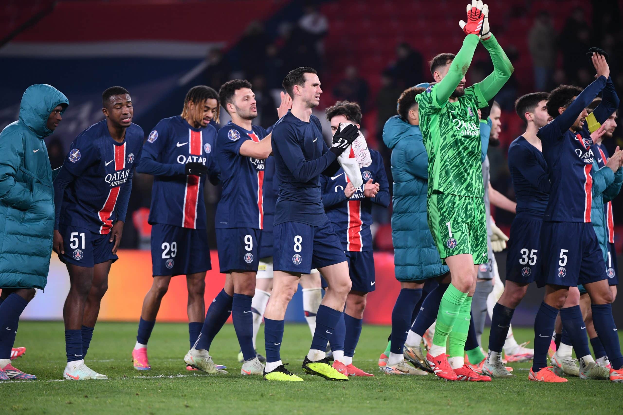 La joie des joueurs du PSG après leur victoire sur le LOSC.