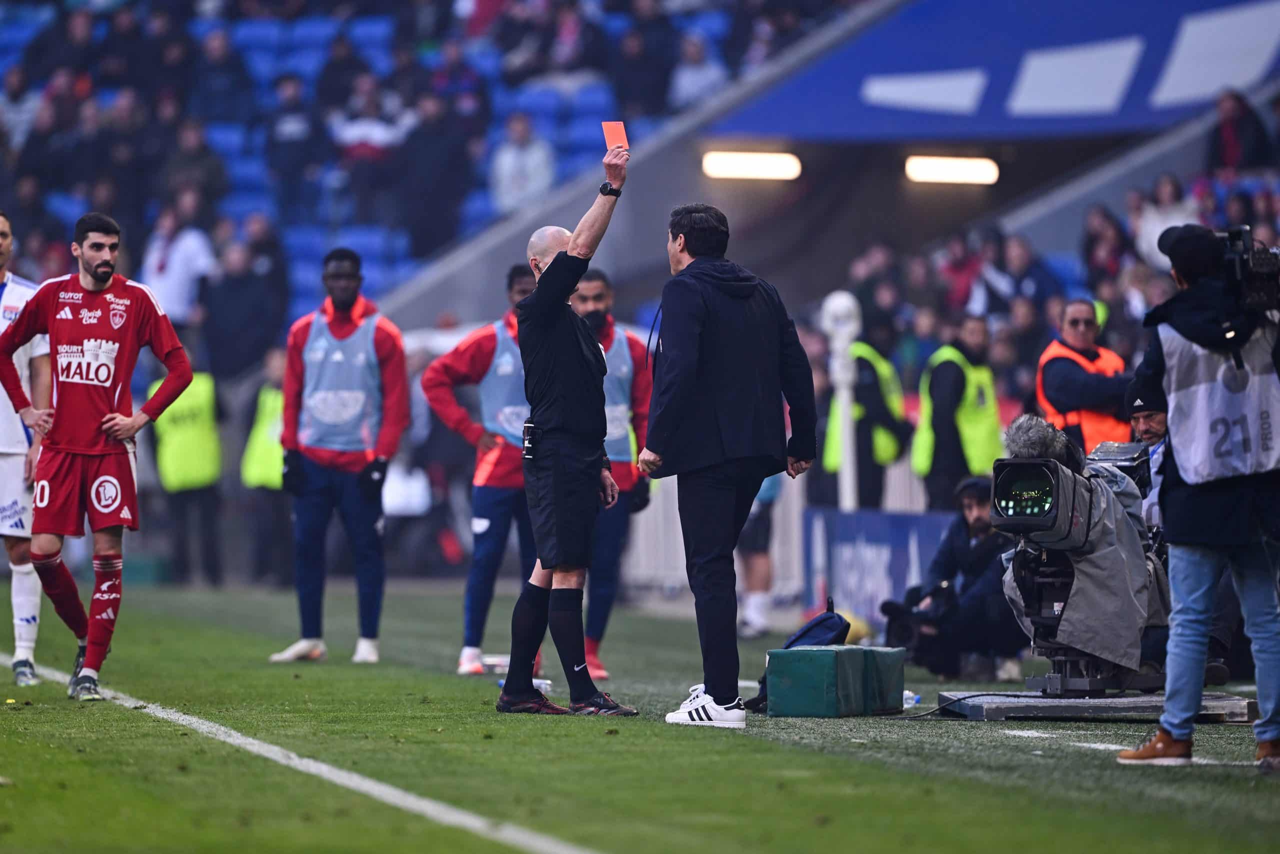 L'expulsion de Paulo Fonseca lors du match OL-Brest.