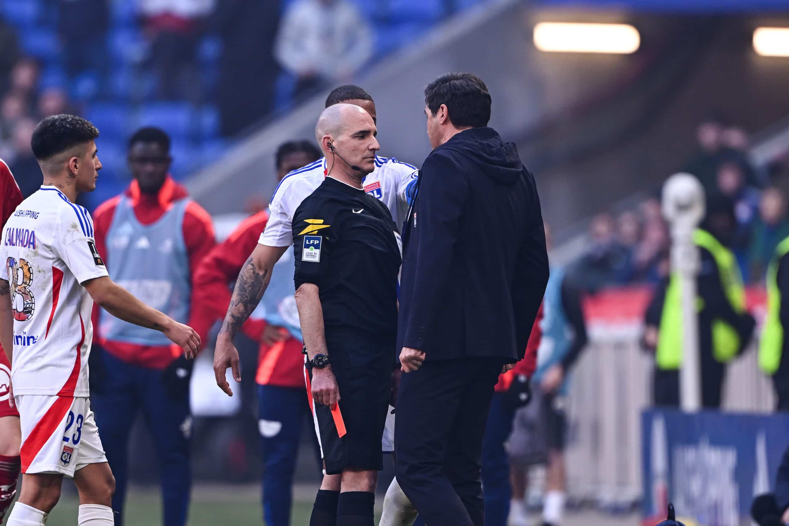 L'entraîneur de l'OL, Paulo Fonseca, lors de son coup de sang avec M. Millot.