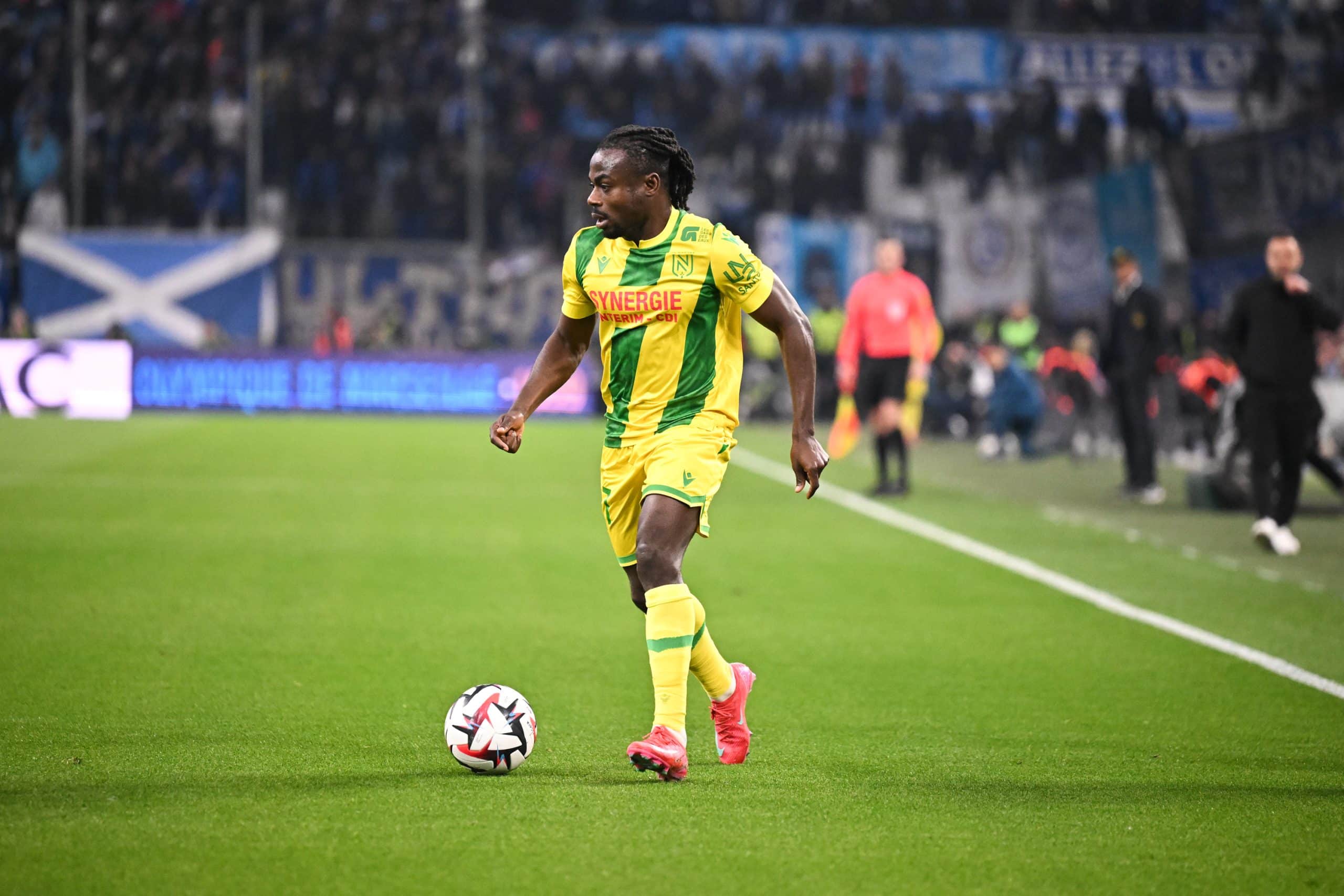 L'ailier du FC Nantes Moses Simon lors du match contre l'OM au Vélodrome.