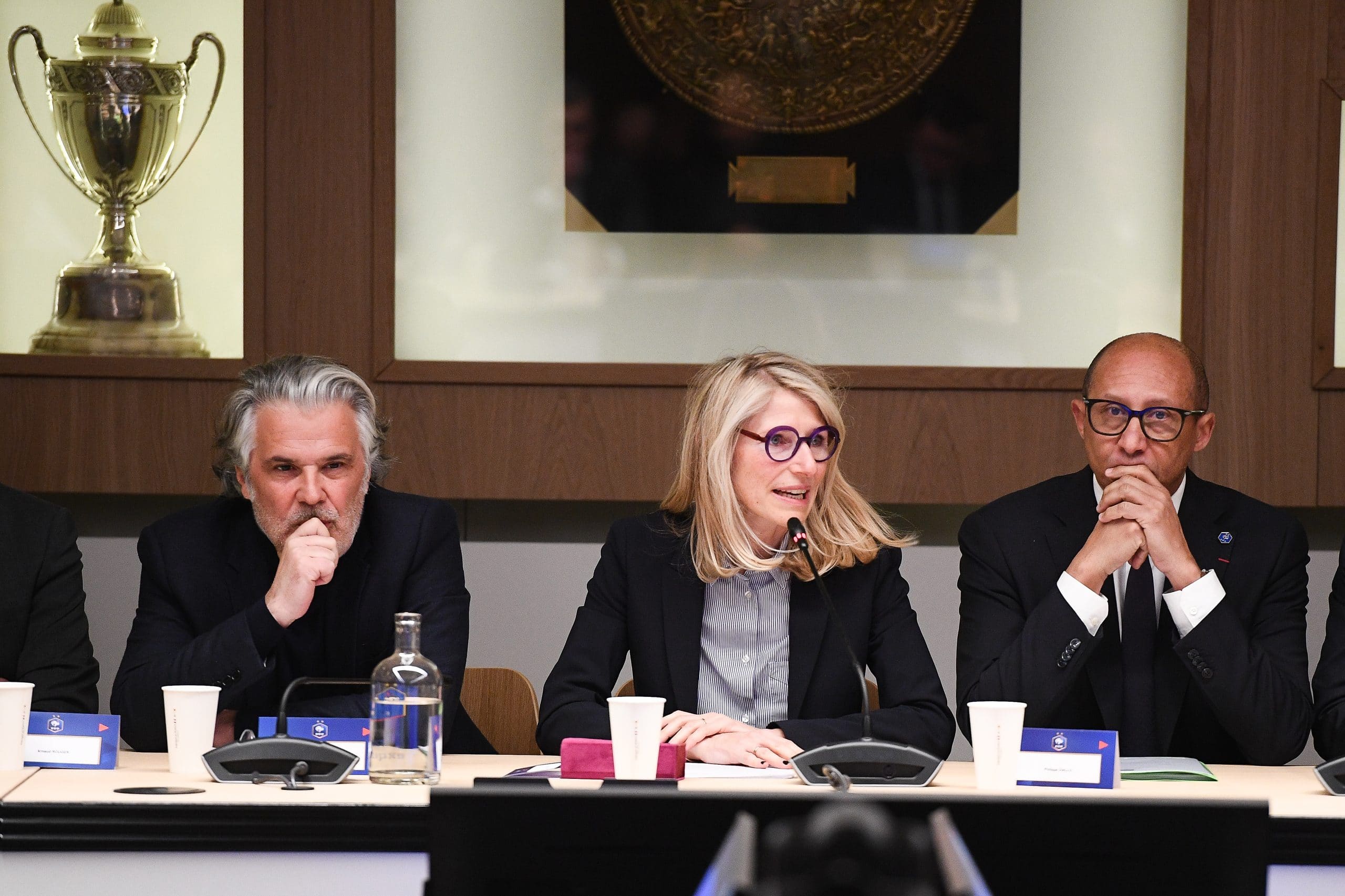 La ministre des Sports, Marie Barsacq, avec les présidents de la LFP et de la FFF.