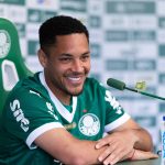 FC Barcelone Mercato : Vitor Roque vide son sac sur son échec au Barça