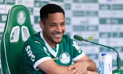 FC Barcelone Mercato : Vitor Roque vide son sac sur son échec au Barça