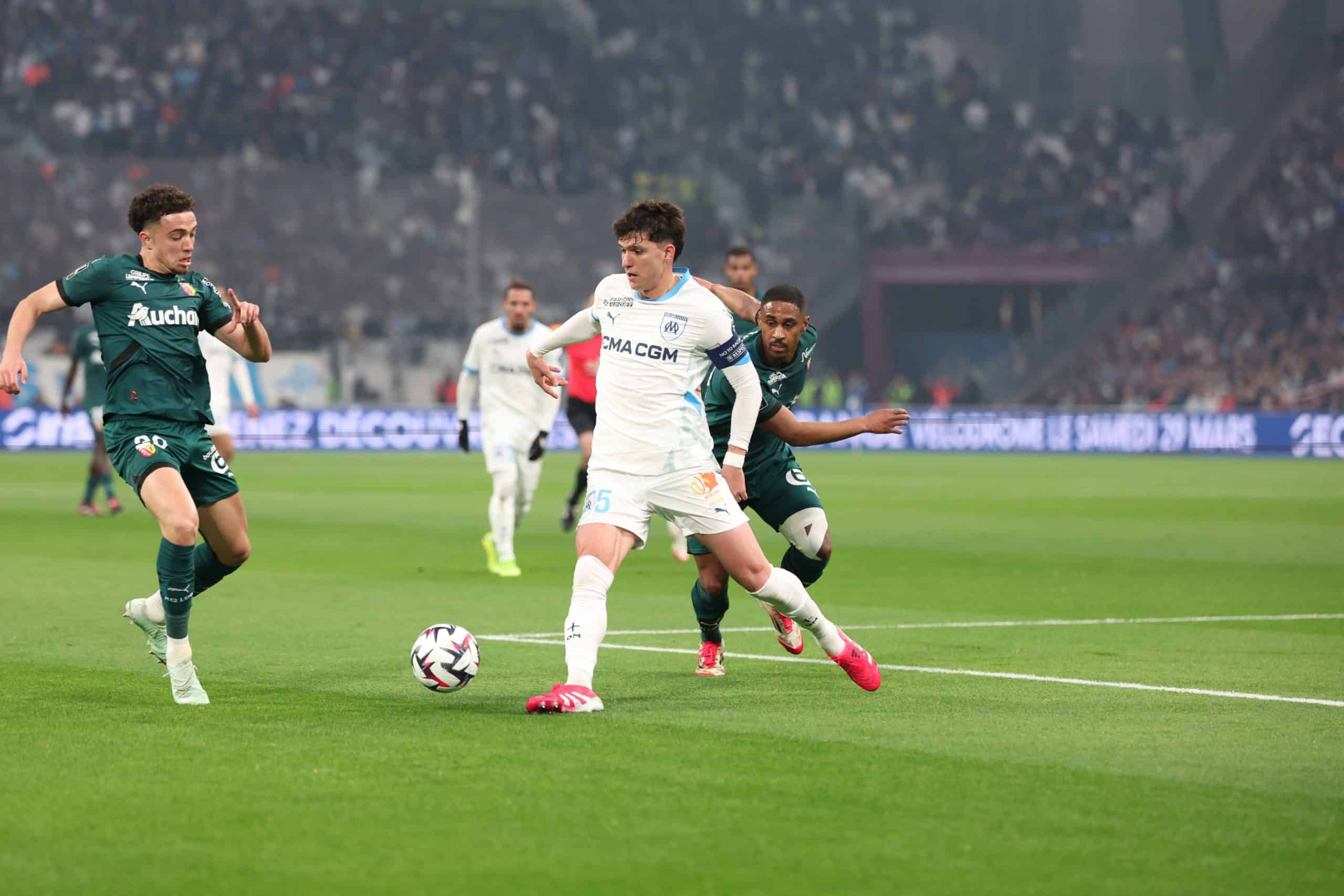 Le capitaine de l'OM, Leonardo Balerdi, lors du match face à Lens.