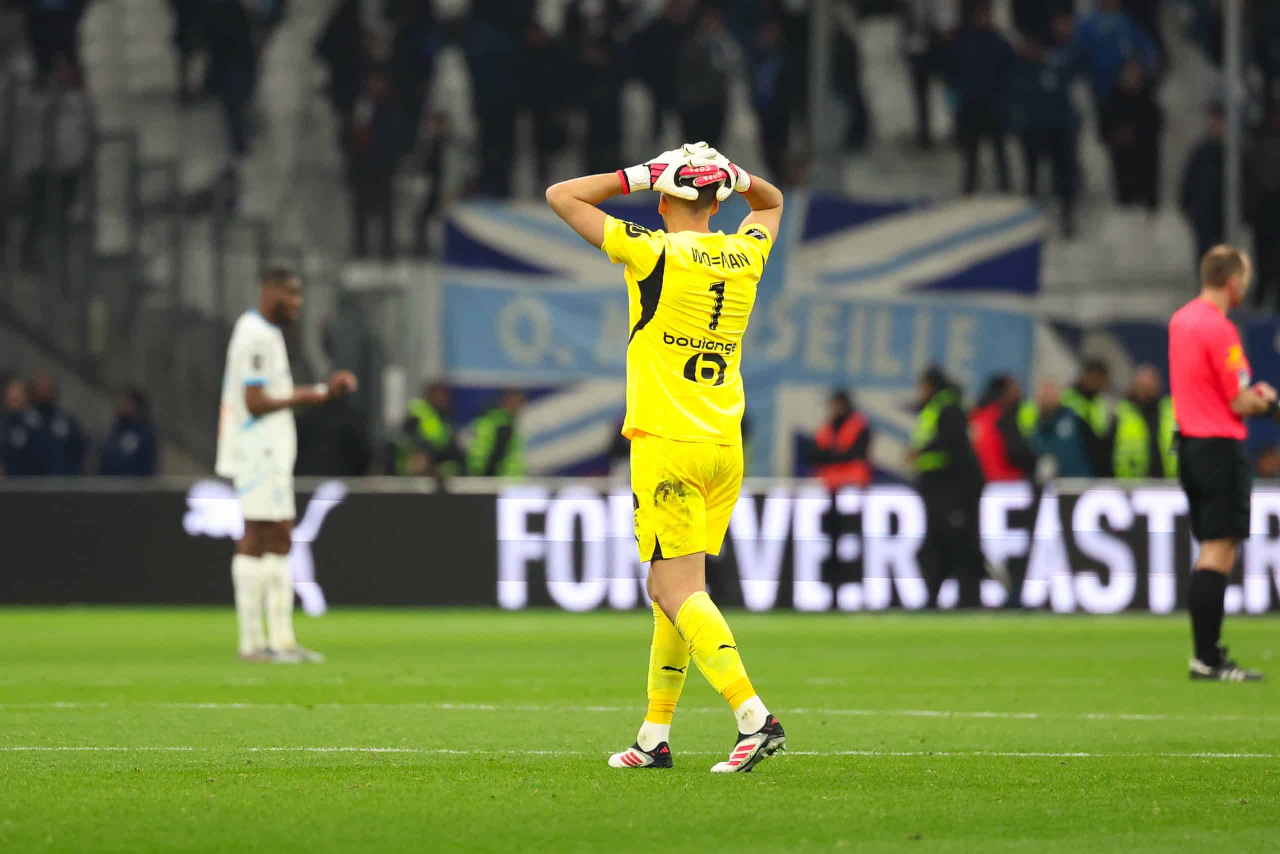 La déception de Geronimo Rulli après la défaite de l'OM contre Lens.