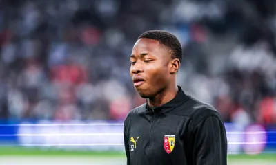 RC Lens Mercato : un défenseur quitte les Sang et Or (officiel)