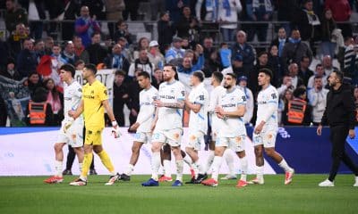 Les joueurs de l'OM, déçus après la défaite contre Lens.