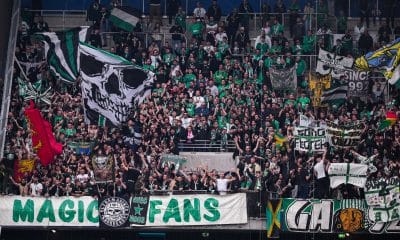 Les deux groupes ultras de l'ASSE lors du match au Havre.