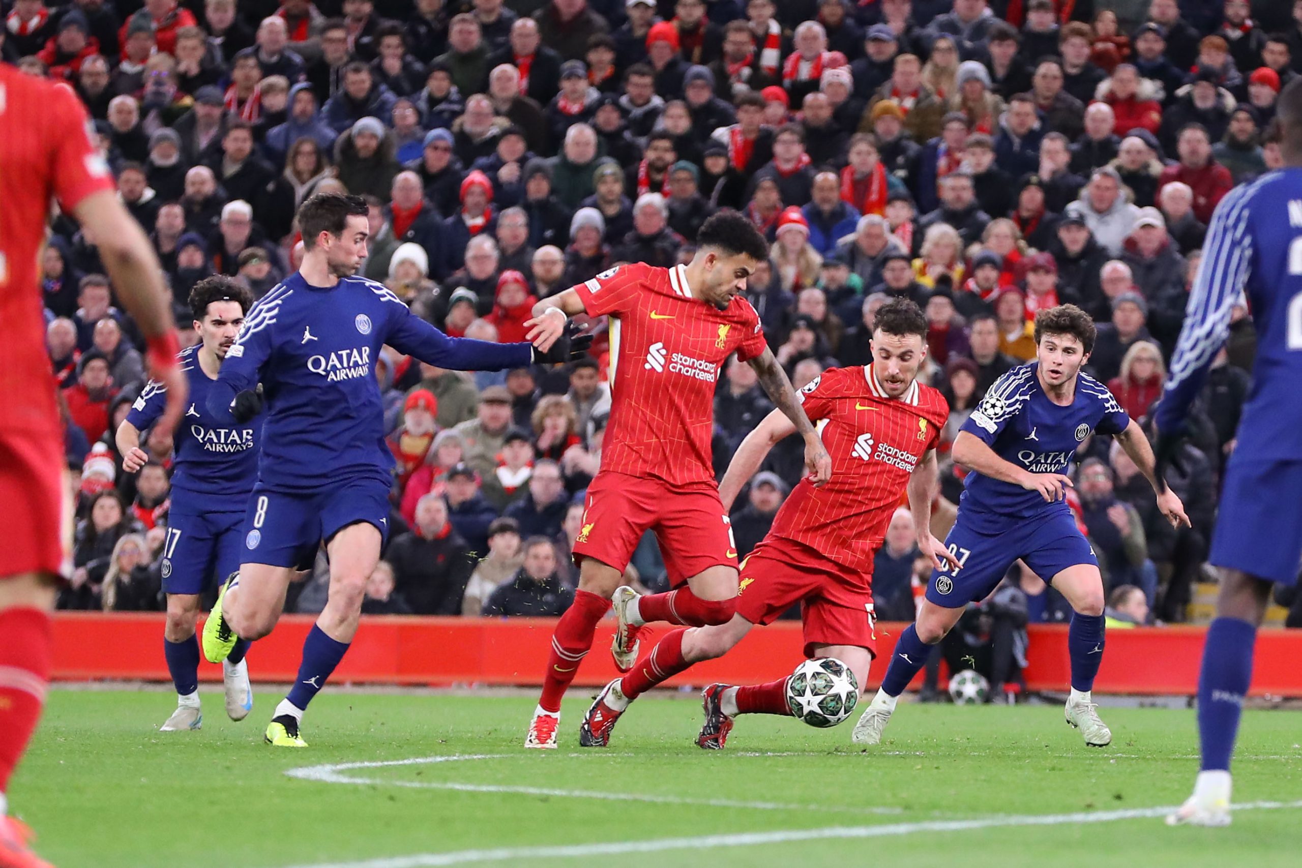 Luis Diaz et Diogo Jota lors de Liverpool - PSG