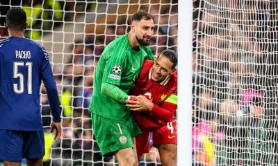 Virgil van Dijk bloqué par Gianluigi Donnarumma lors de Liverpool-PSG.