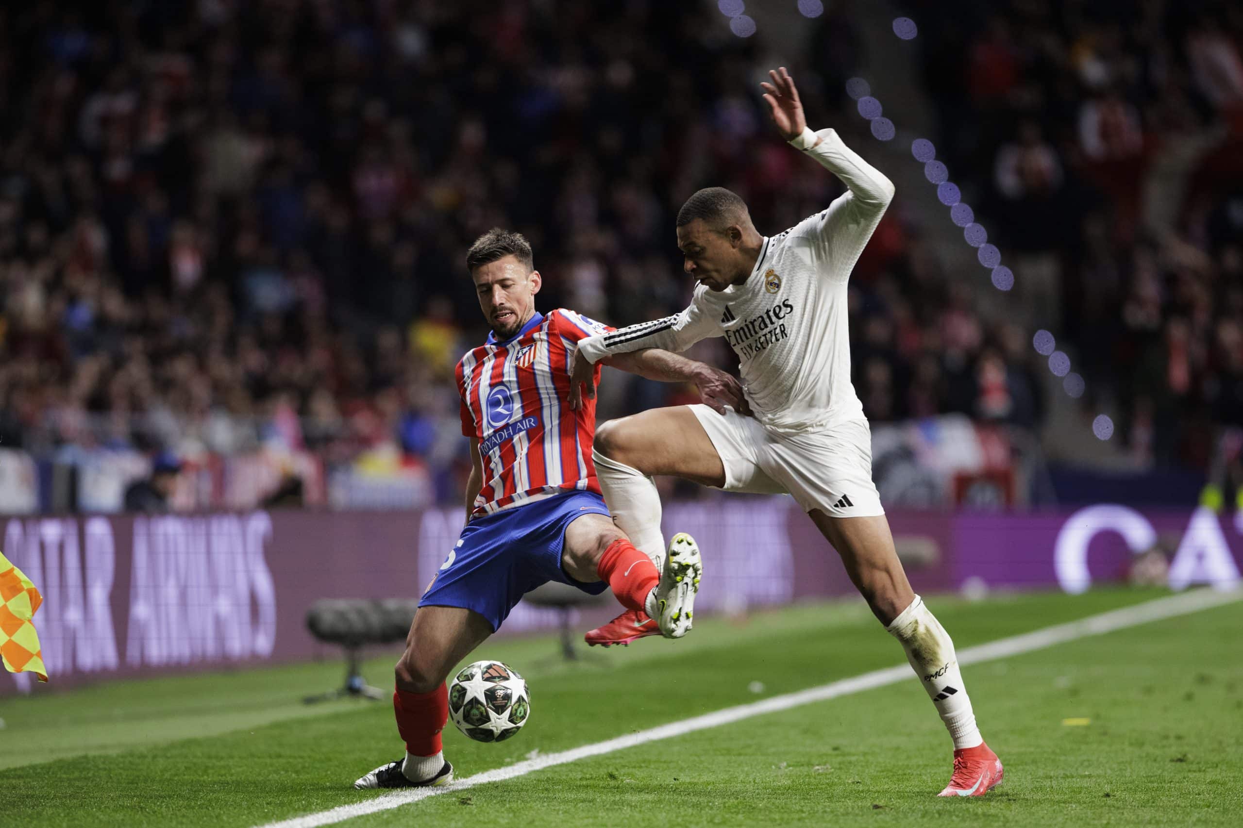 Kylian Mbappé face à Clément Lenglet lors d'Atlético-Real Madrid.