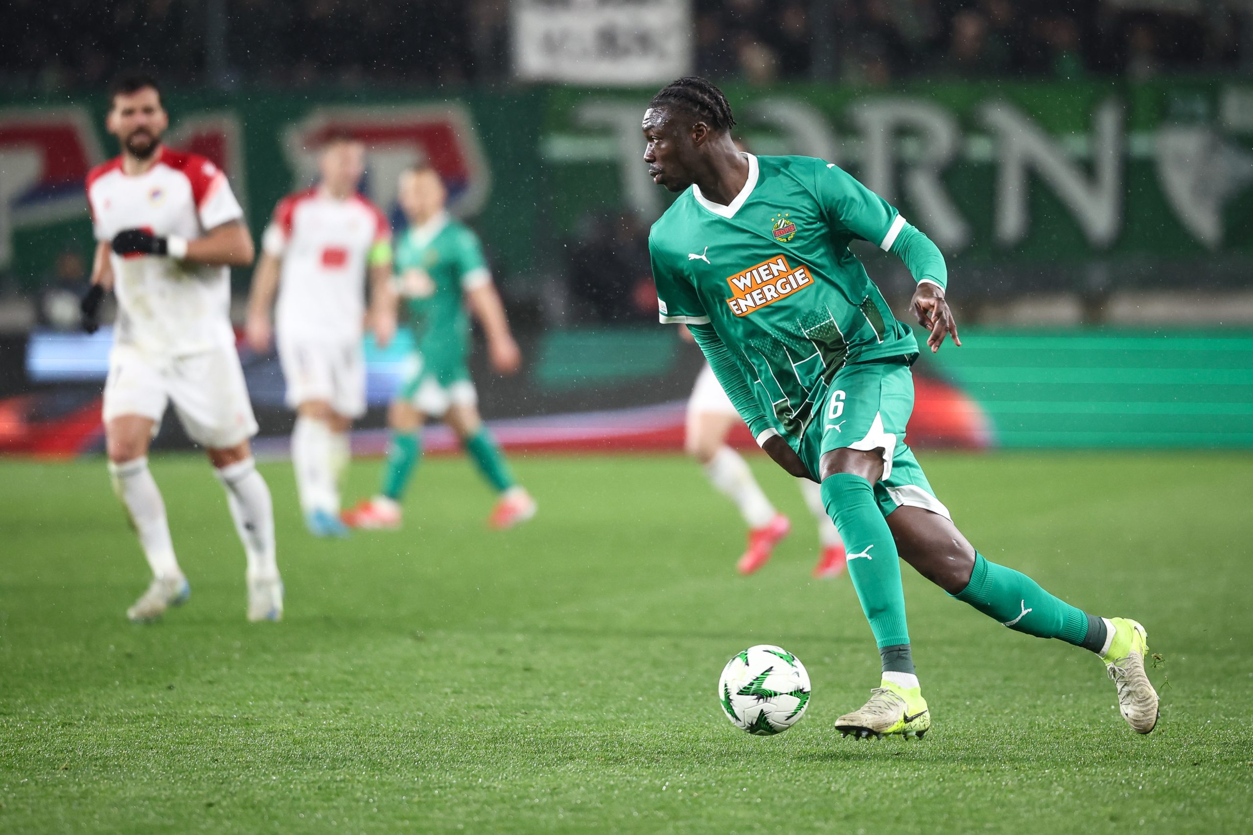 Serge-Philippe Raux-Yao lors d'un match avec le Rapid de Vienne.