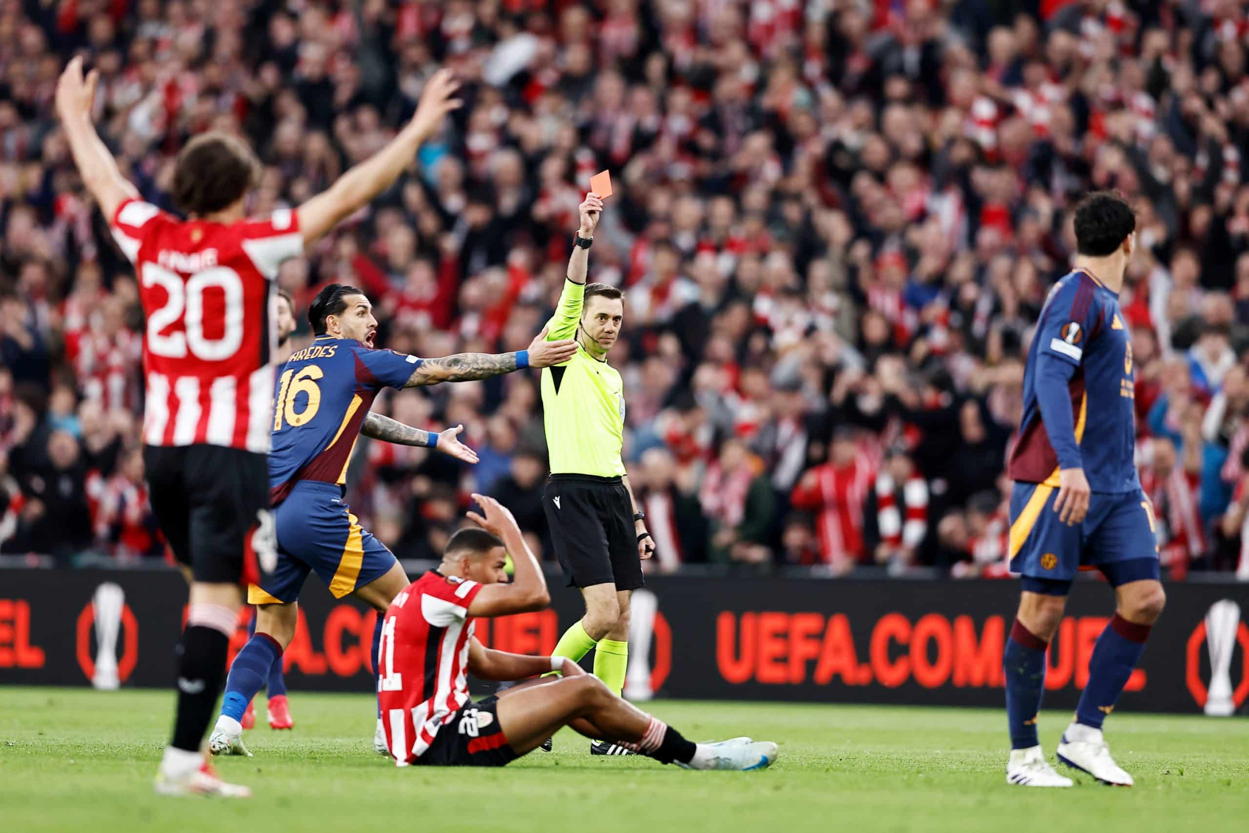 Clément Turpin a pris cher après Athletic Bilbao - AS Rome.