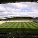 FC Nantes : le joli geste des Canaris pour ce jeune supporter du PSG, expulsé du Villa Park