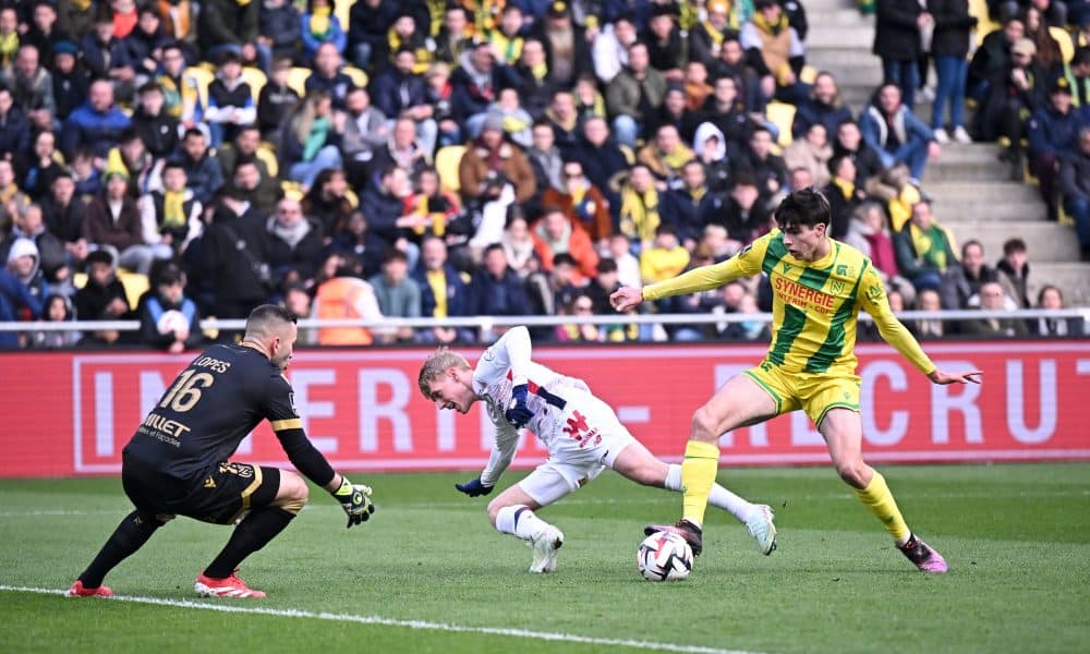 Le Nantais Louis Leroux face au LOSC.