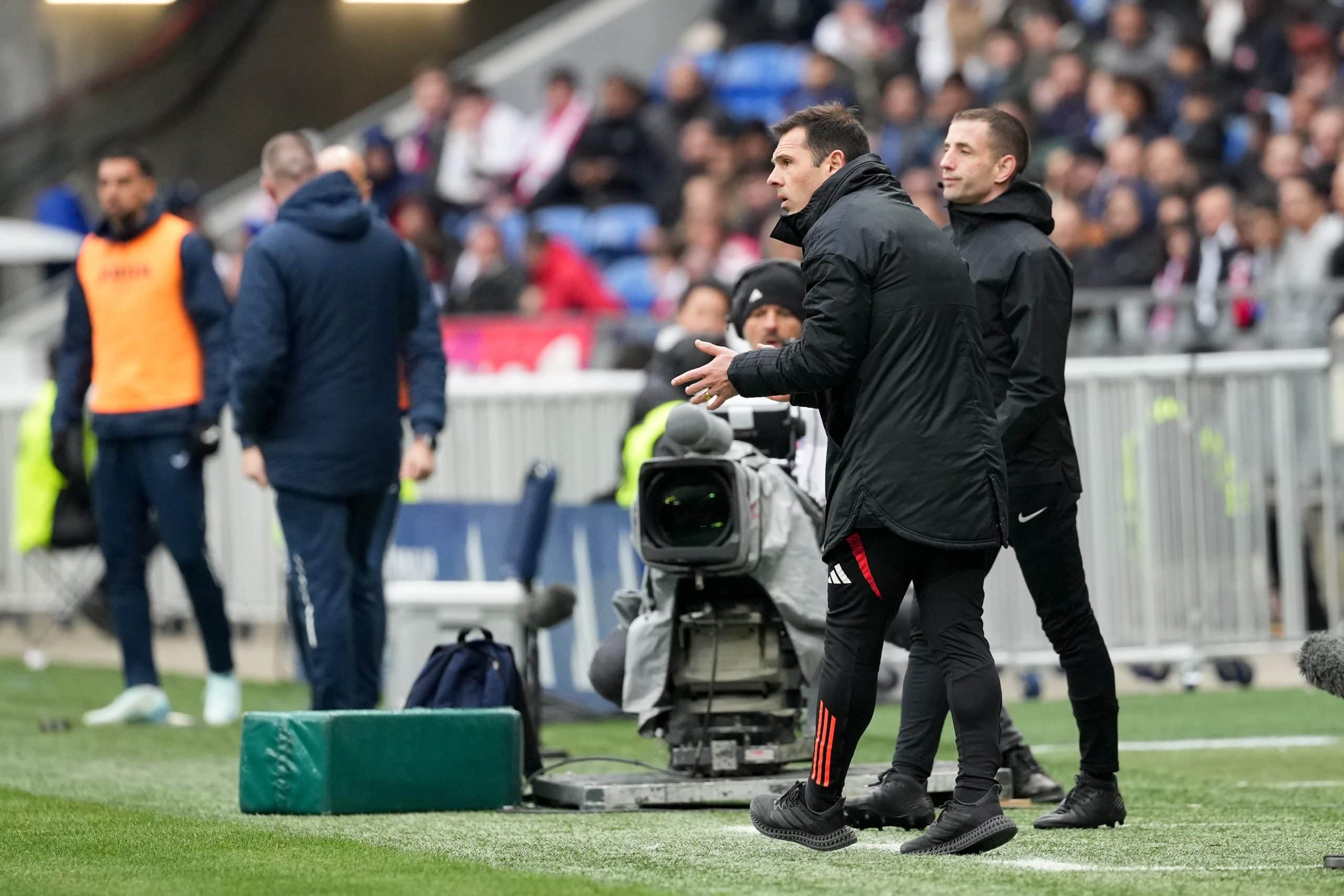 L'entraîneur adjoint de l'OL, Jorge Maciel, lors du match face au Havre.